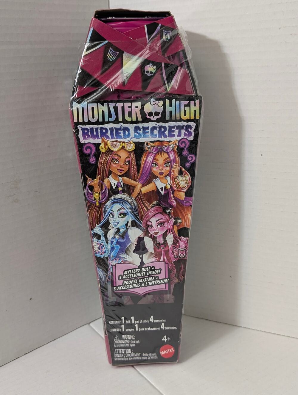 Monster High Buried Secrets Mystery Coffin Doll NIB Mattel Surprise Unboxing Toy